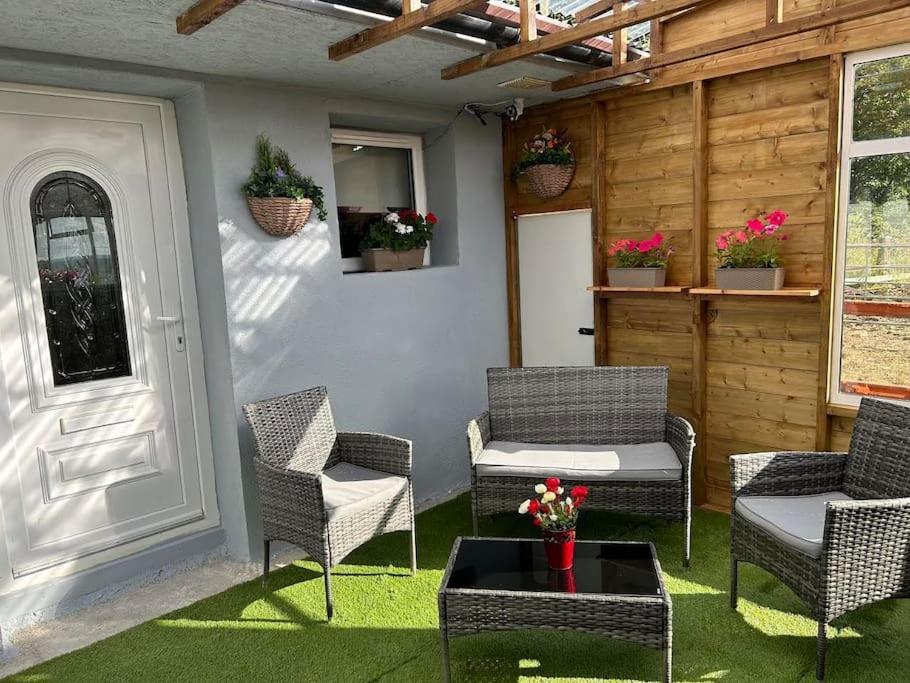 Stardust Getaway Tiny-Home E32Ak40 Piltown Bagian luar foto